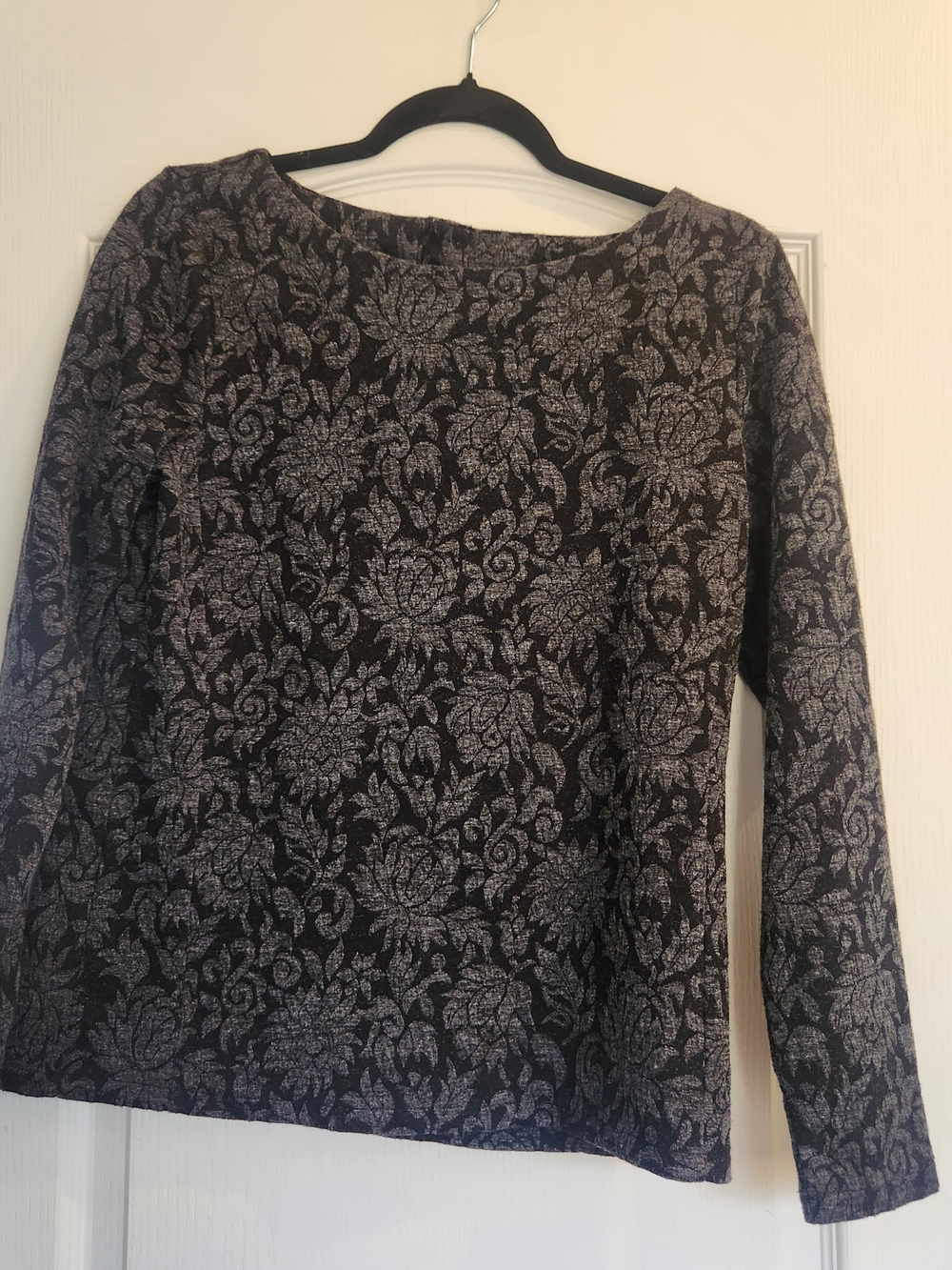 Talbots Black and Silver Floral Jacquard Long-Sleeve Top M Euc